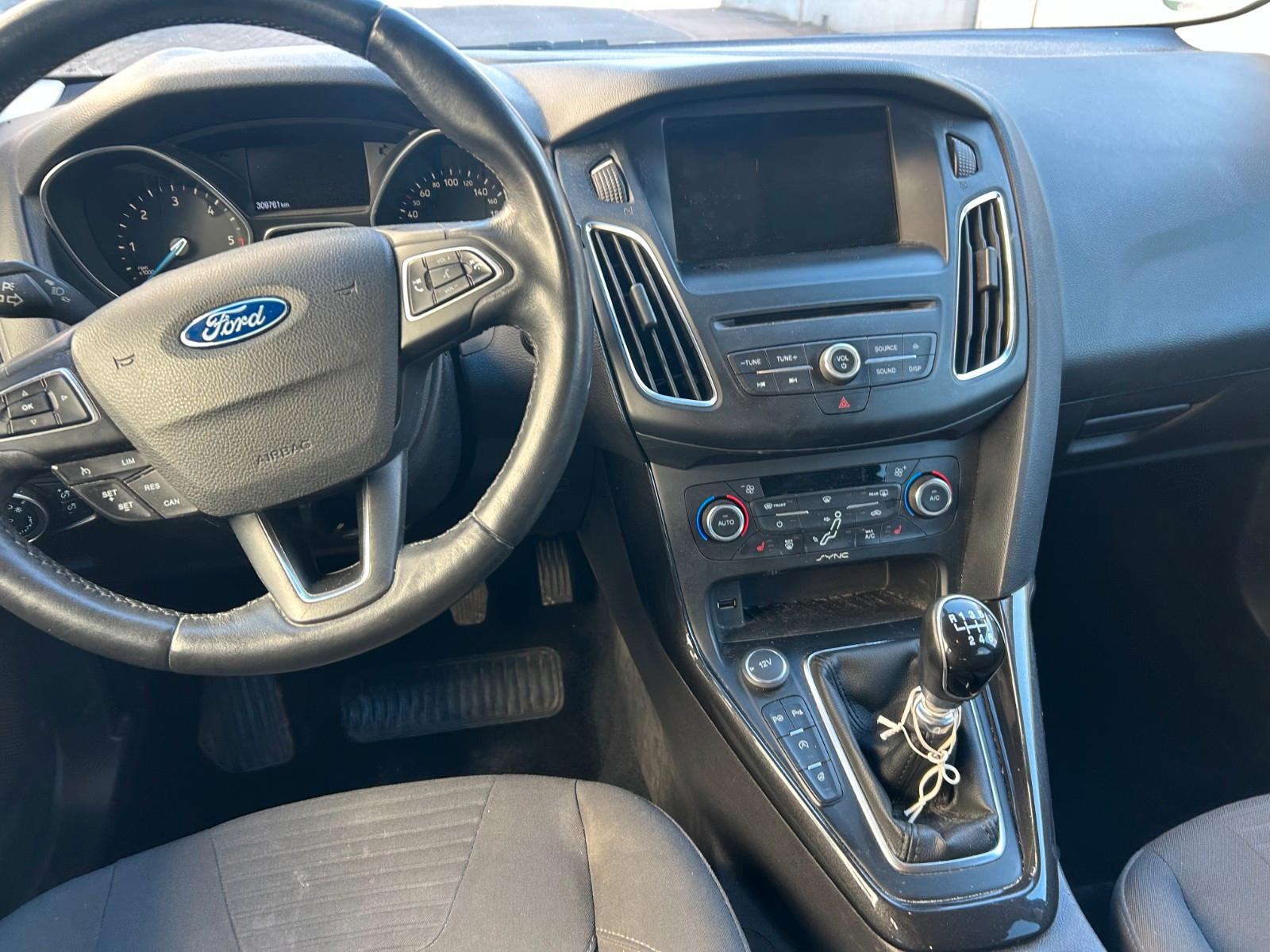 Ford Focus 2015 — photo 7