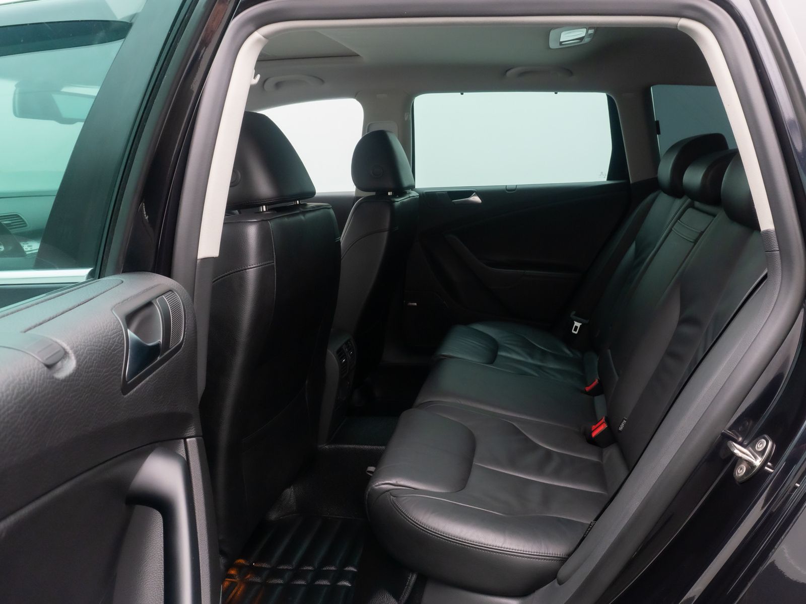 Fahrzeugabbildung Volkswagen Passat V6 FSI R-Line Edition Plus 4Motion AHK. K