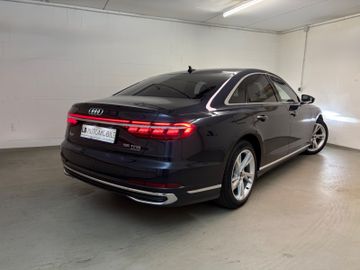 Audi A8 - 3