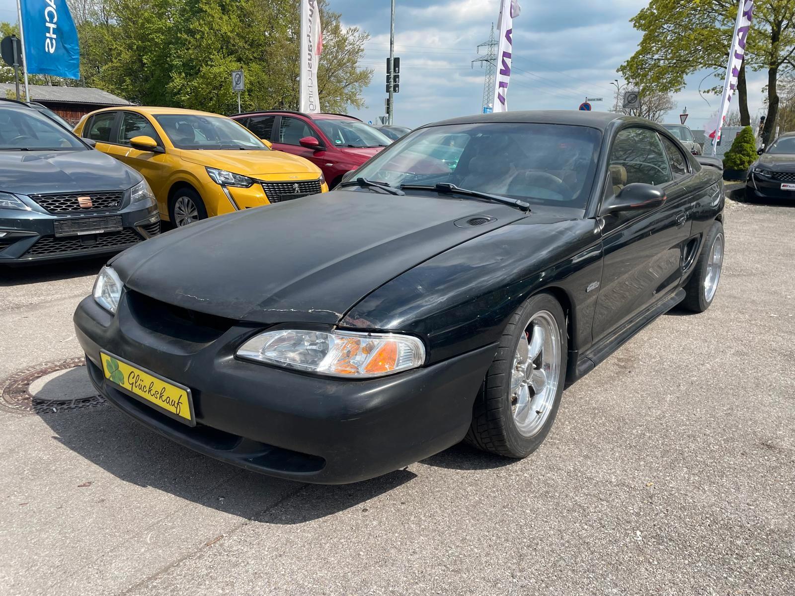 Ford Mustang 4,6 L V8 SOHC, 5-Gang Schaltgetriebe