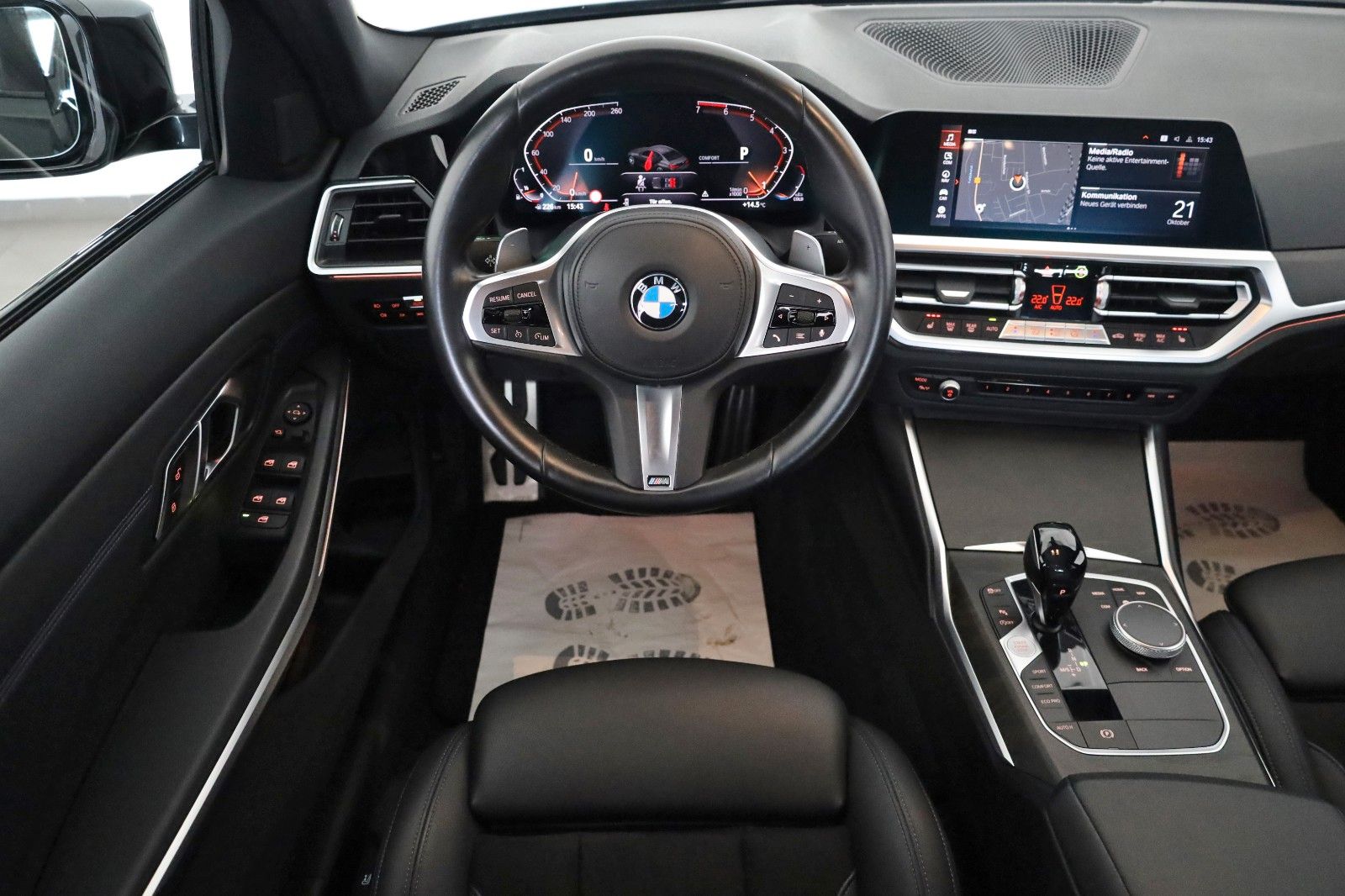 Fahrzeugabbildung BMW 320 i M Sport, T.Leder,Navi,LED,SH,Kamera