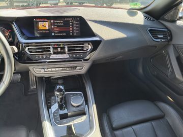 BMW Z4 sDrive20i A M Sportpaket HiFi DAB WLAN RFK