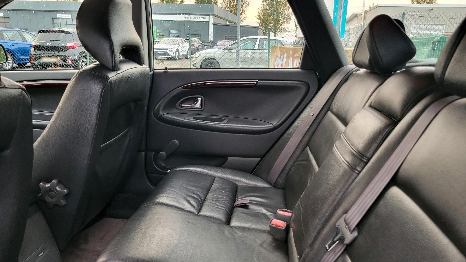 Volvo V40 2004 — photo 10