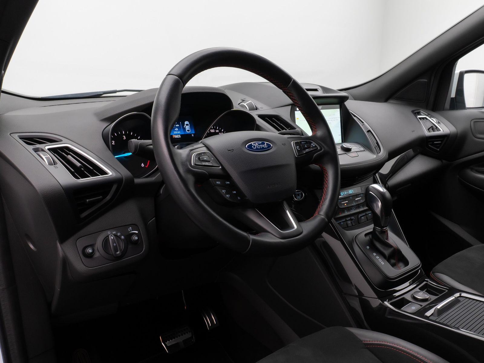 Fahrzeugabbildung Ford Kuga ST-Line Kamera Lenkrhzg Navi AHK Komfort