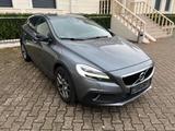Volvo V40 Cross Country Automatik Voll Scheckheft - Volvo V40 Cross Country aus 2017