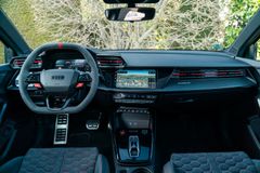 AUDI RS 3 Sportback quattro/ DYNAMIKPAKET/ INDIVIDUAL AUDI RS 3 Sportback quattro/ DYNAMIKPAKET/ INDIVIDUAL