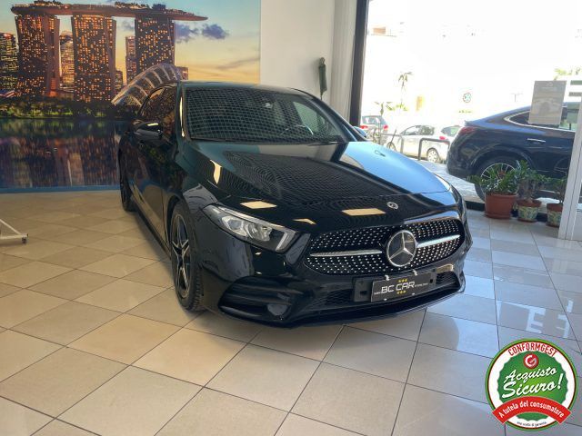 Mercedes-Benz MERCEDES-BENZ A 180 Aut. Premium AMG *NIGHT PACK imagem 3