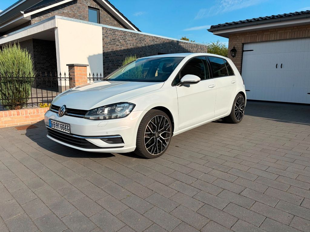 Image of Volkswagen Golf