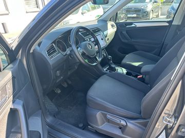 Volkswagen Tiguan - 11