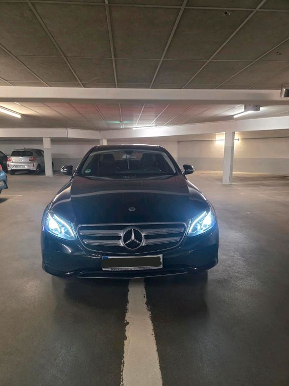 Image of Mercedes-Benz E 200