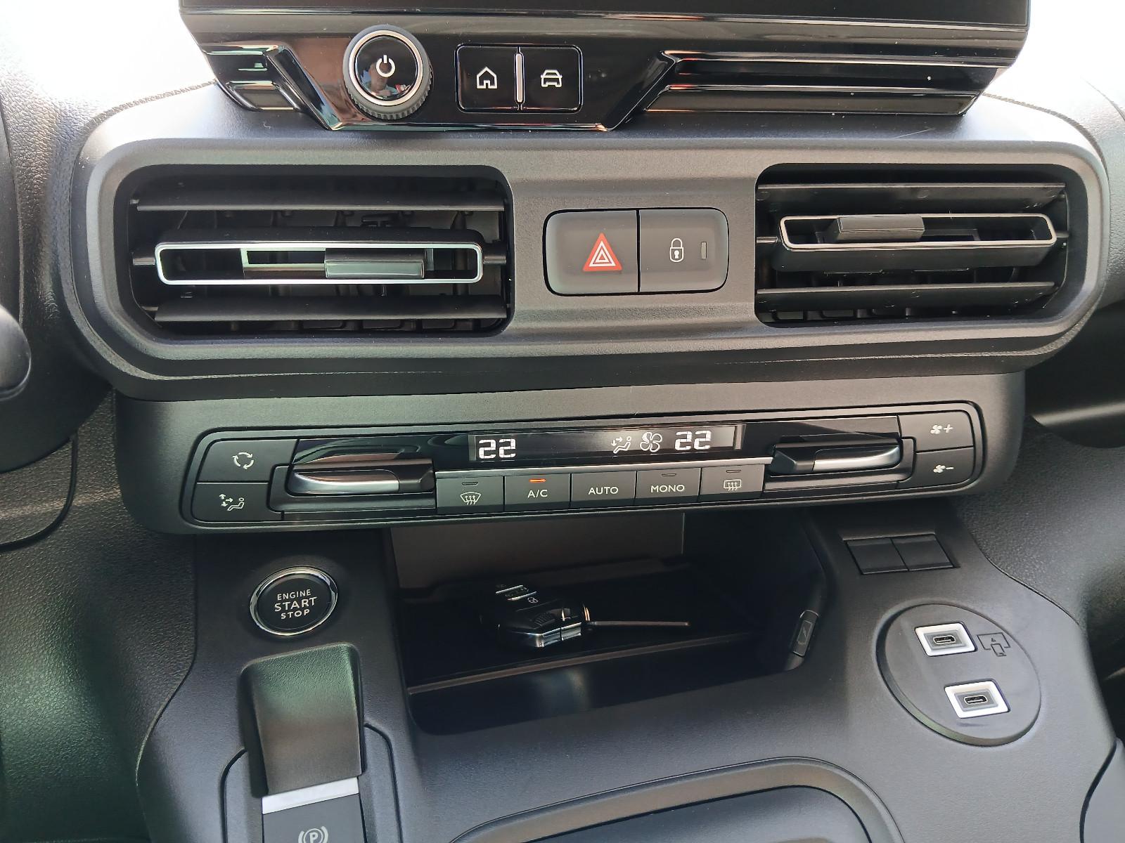 Citroën Berlingo Max XL, 7 Sitzer, Automatik, Benziner