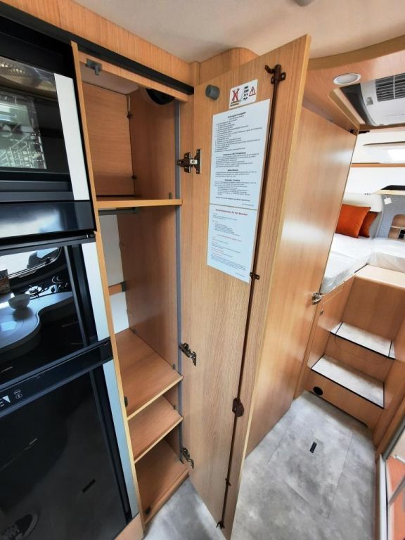 Fahrzeug Übersicht 17 Fahrzeugabbildung HYMER / ERIBA / HYMERCAR B-Klasse ML T 780 BlackLine Verfüg./Sparen Sie 1