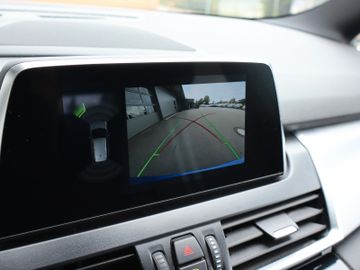 BMW 218 Gran Tourer - 12