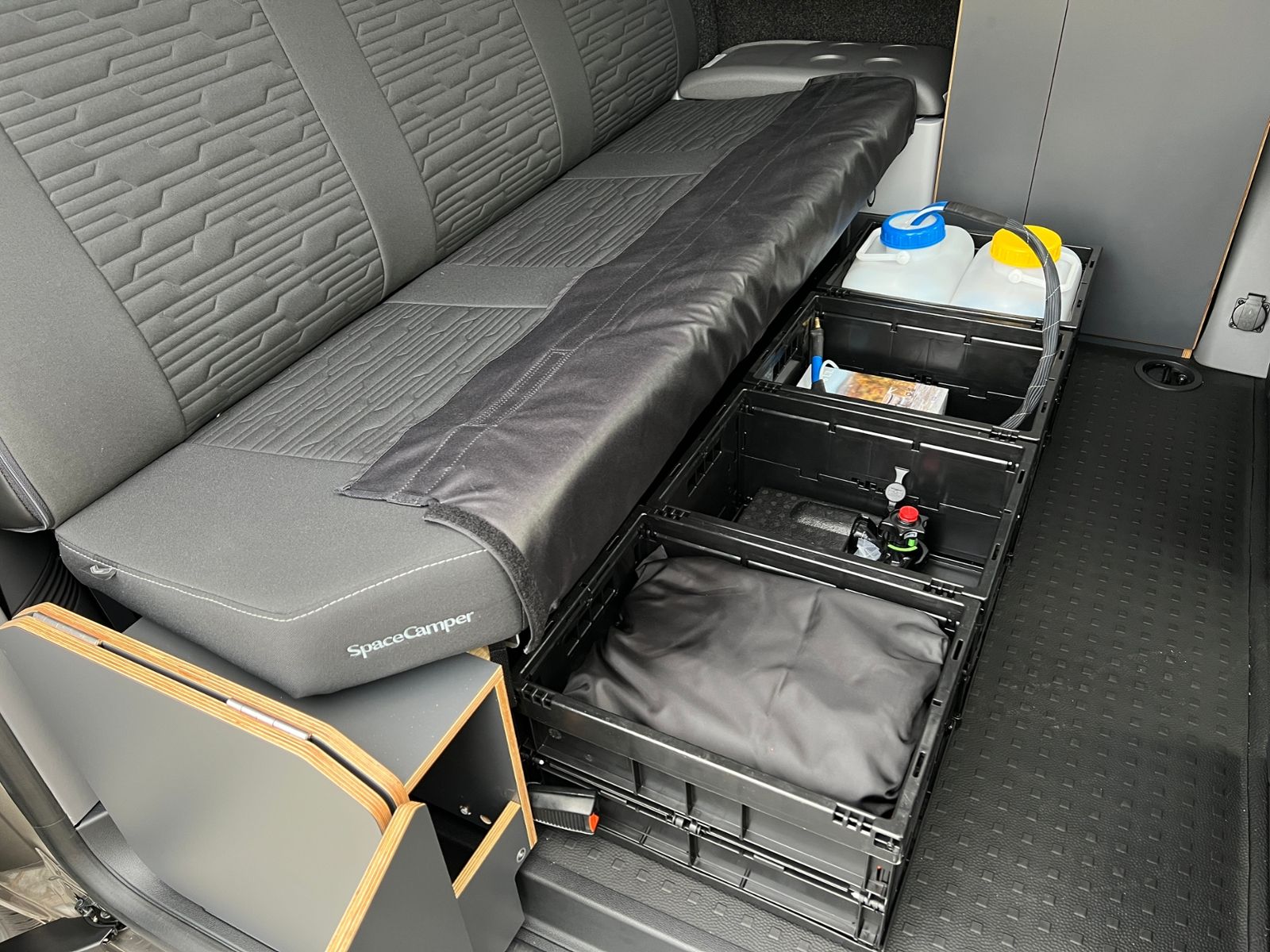 Fahrzeugabbildung Volkswagen T6.1 SpaceCamper Light Caravelle 2.0 TDI 4 Motio