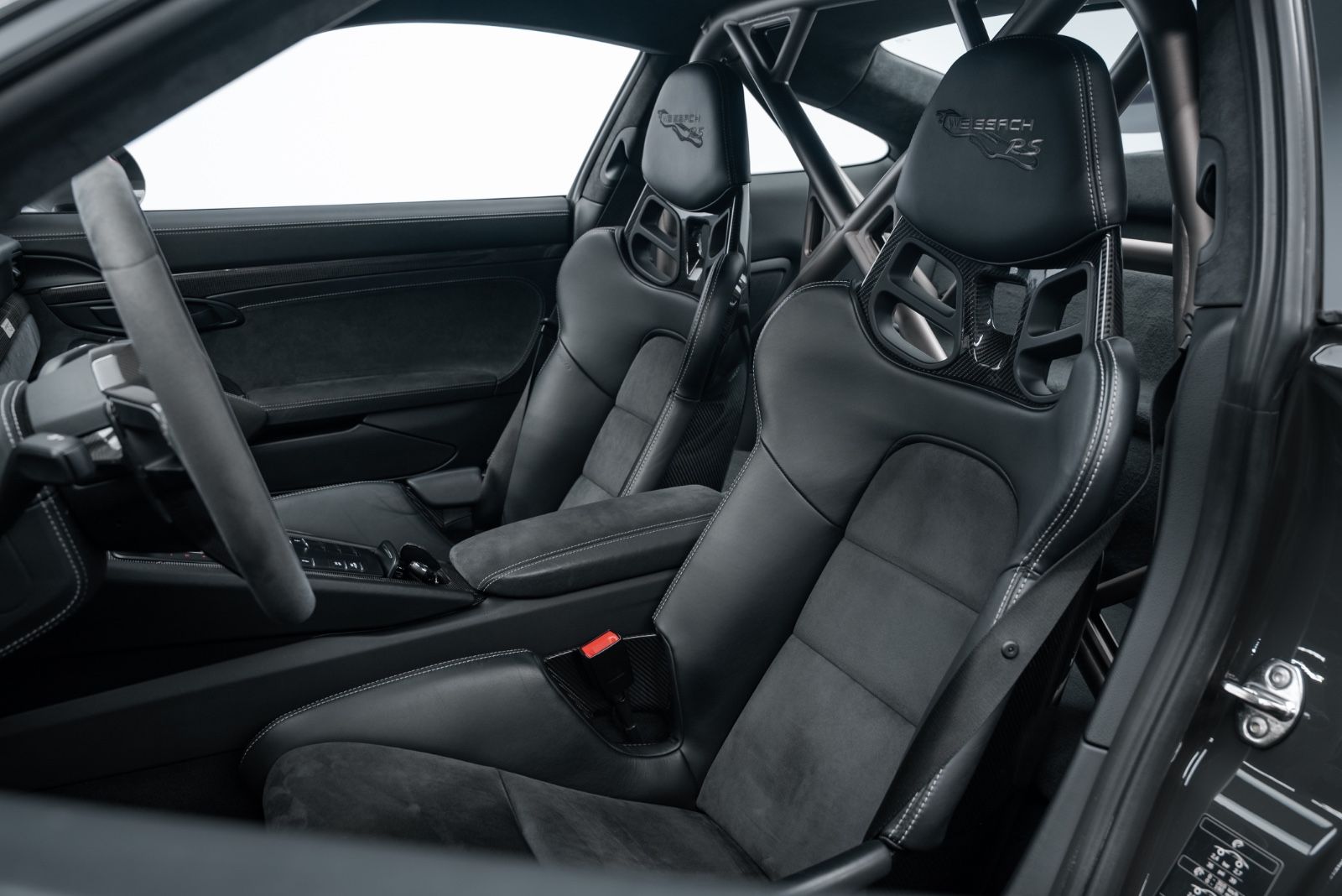 Fahrzeugabbildung Porsche 911 GT2 RS WEISSACH/PTS/LIFT/KAMERA/1.HAND/BOSE