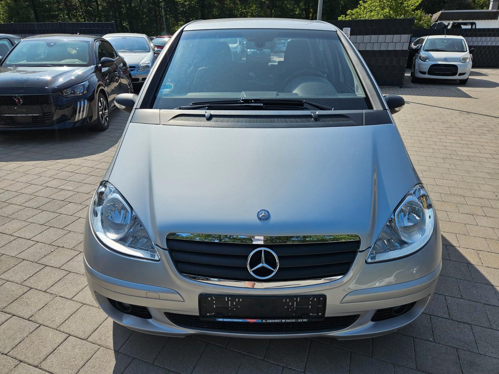 Mercedes-Benz A170 2005 — interior