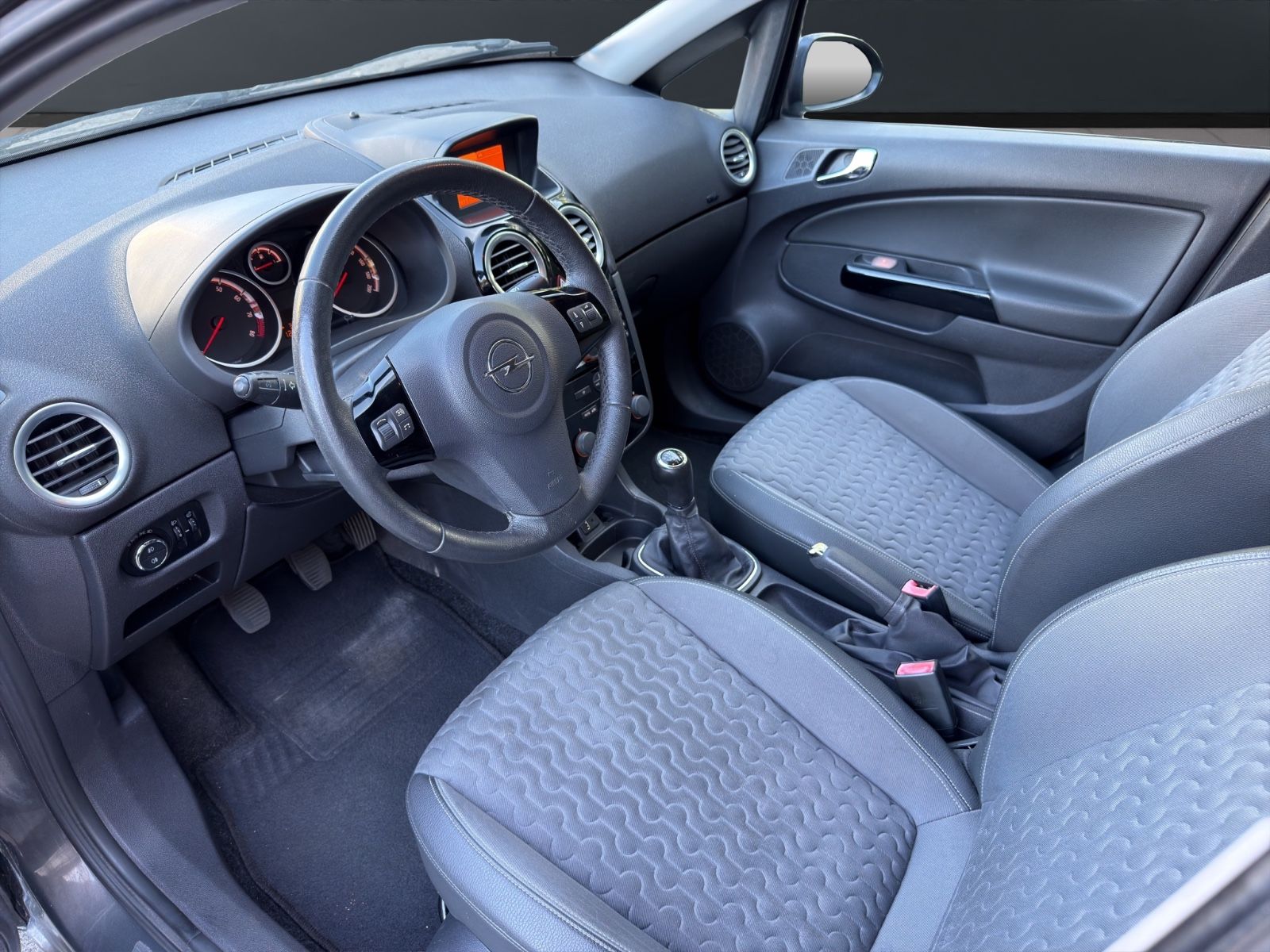 Fahrzeugabbildung Opel Corsa D Innovation*2.Hand*Sitzheiz*Tempom*