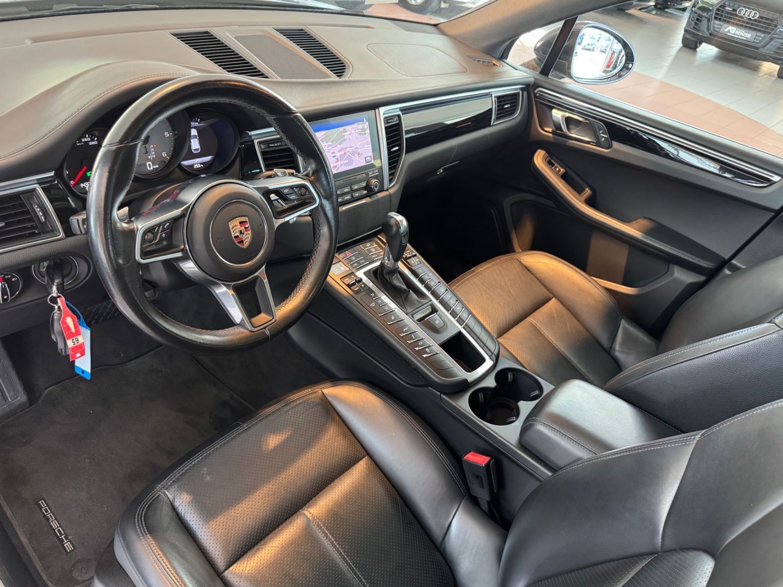 Fahrzeugabbildung Porsche Macan S Diesel/PANO/APPLE/NAVI/PDC/TEMPOMAT/SHZ