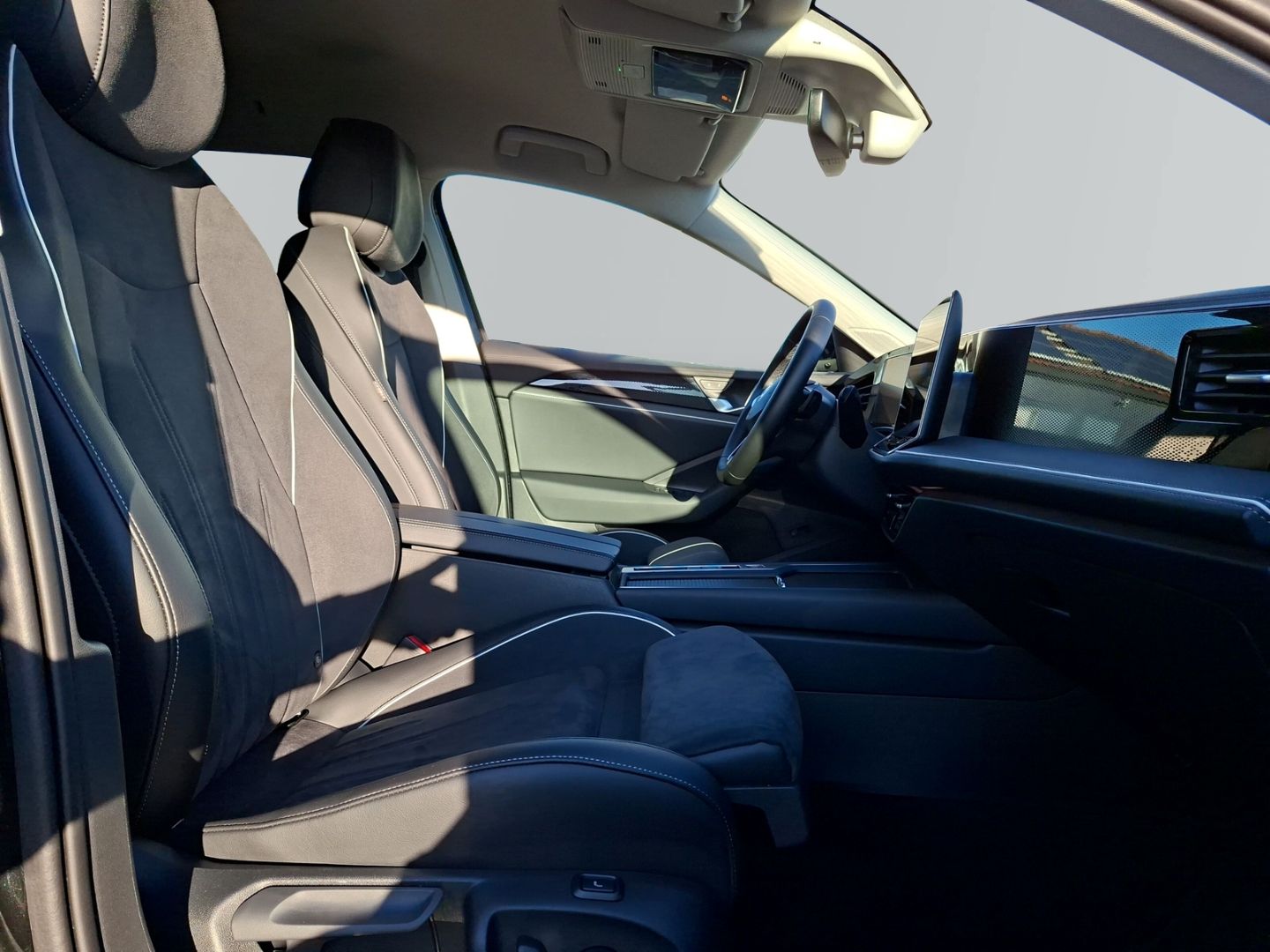 Passat Variant 1.5 eHybrid Business *AHK*KAMERA*