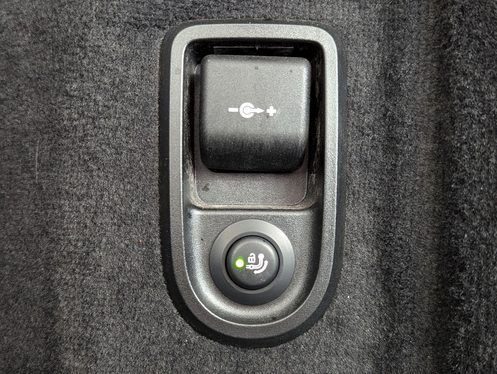 BMW 530 e Frozen-Dark Shadow LED Kamera AHK 4-Zonen - Image 20