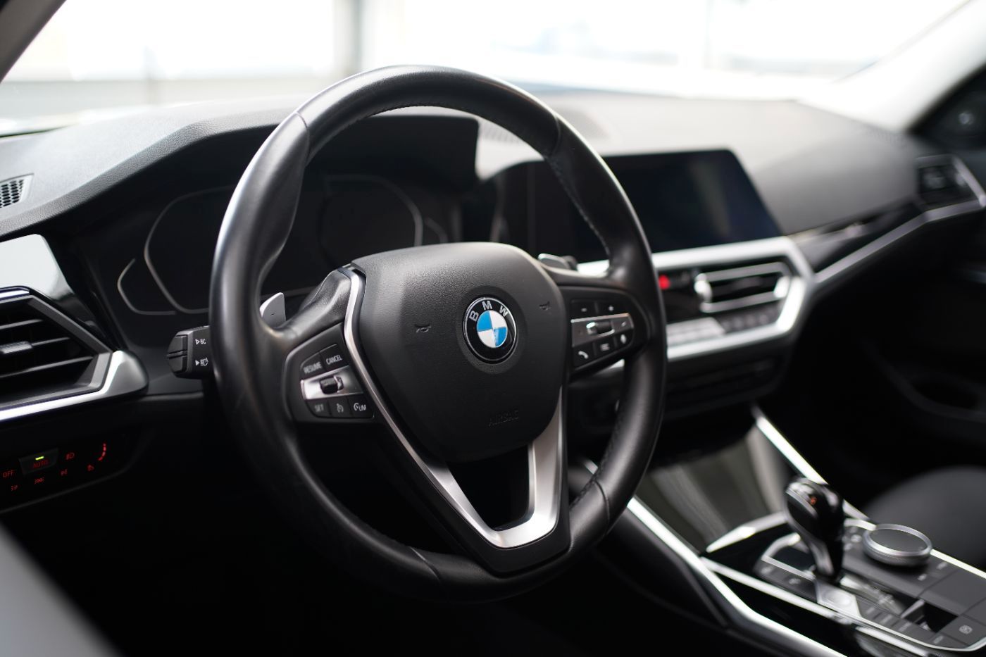 Fahrzeugabbildung BMW 320d xDrive Advantage LED+Akustikglas+DynLicht+L