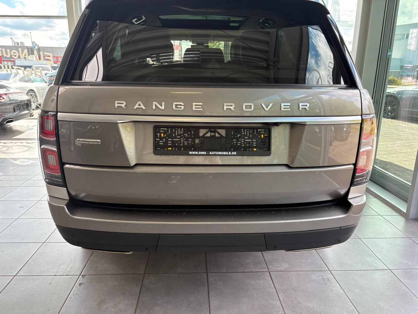 Fahrzeugabbildung Land Rover Range Rover P400e Autobiography Hybrid