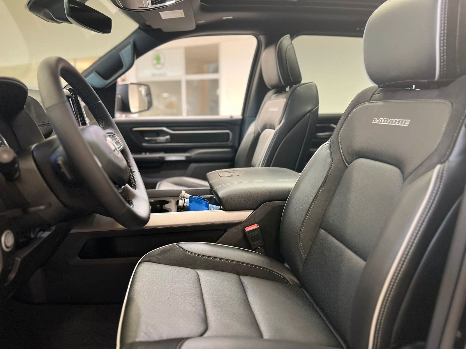 Fahrzeugabbildung Dodge RAM 1500 Laramie Sport 3.0L RTR Umbau