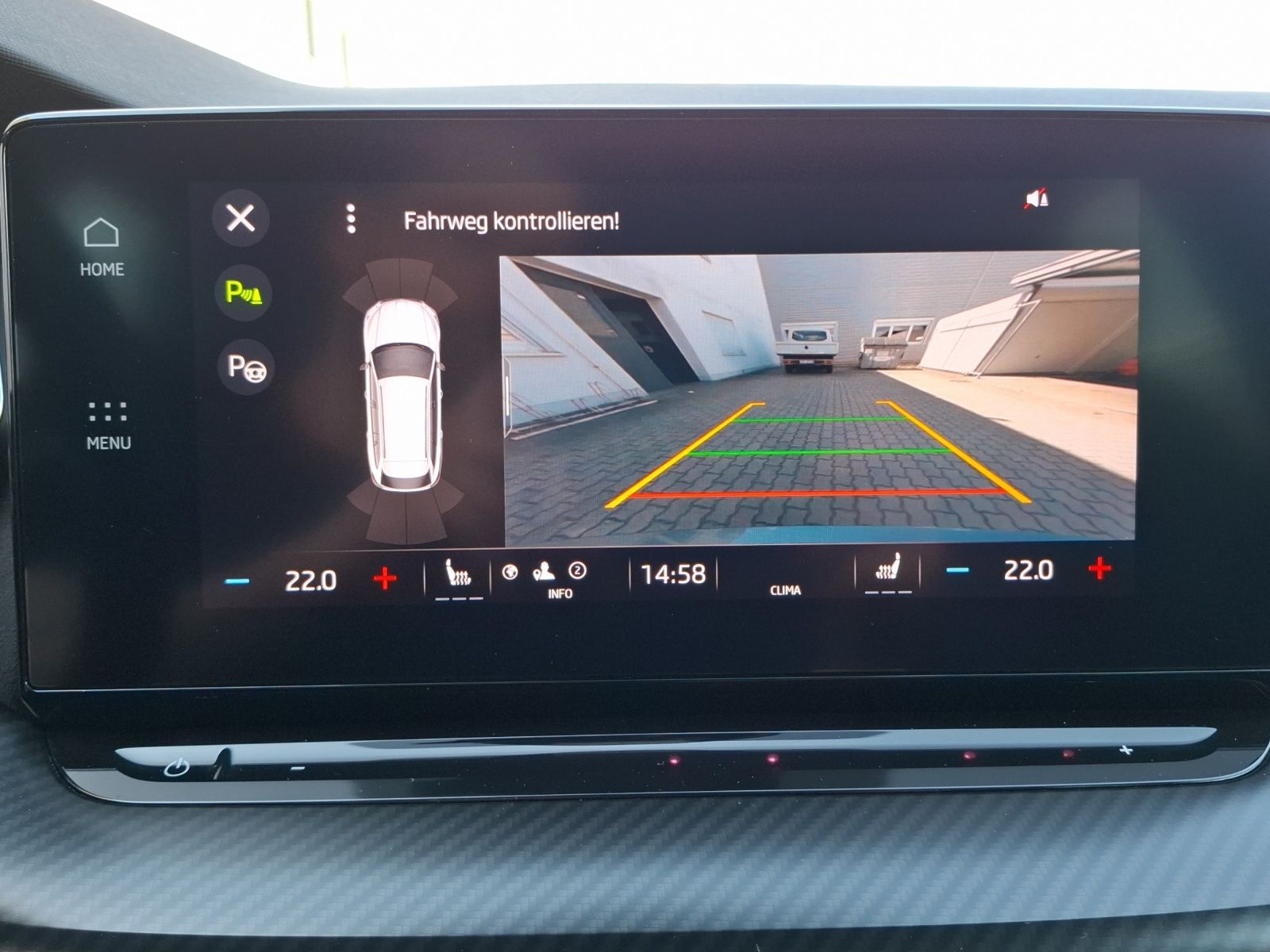 Fahrzeugabbildung SKODA Octavia Combi TDI RS Plus 4x4 Matrix Navi HUD AI