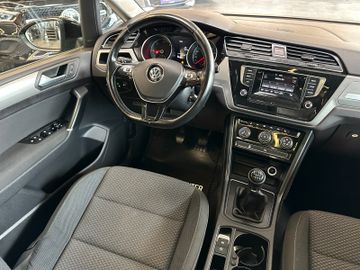 MYAUTOCENTER – Gebraucht- und Jahreswagen mit Werkstattservice in Pfaffenhofen Volkswagen Touran Comfortline BMTStart-Stopp *Pano*AHK*
