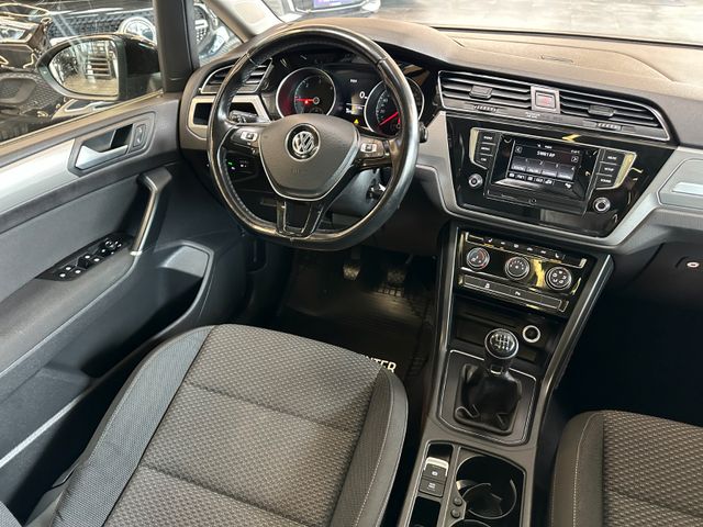 MYAUTOCENTER – Gebraucht- und Jahreswagen mit Werkstattservice in Pfaffenhofen Volkswagen Touran Comfortline BMTStart-Stopp *Pano*AHK*