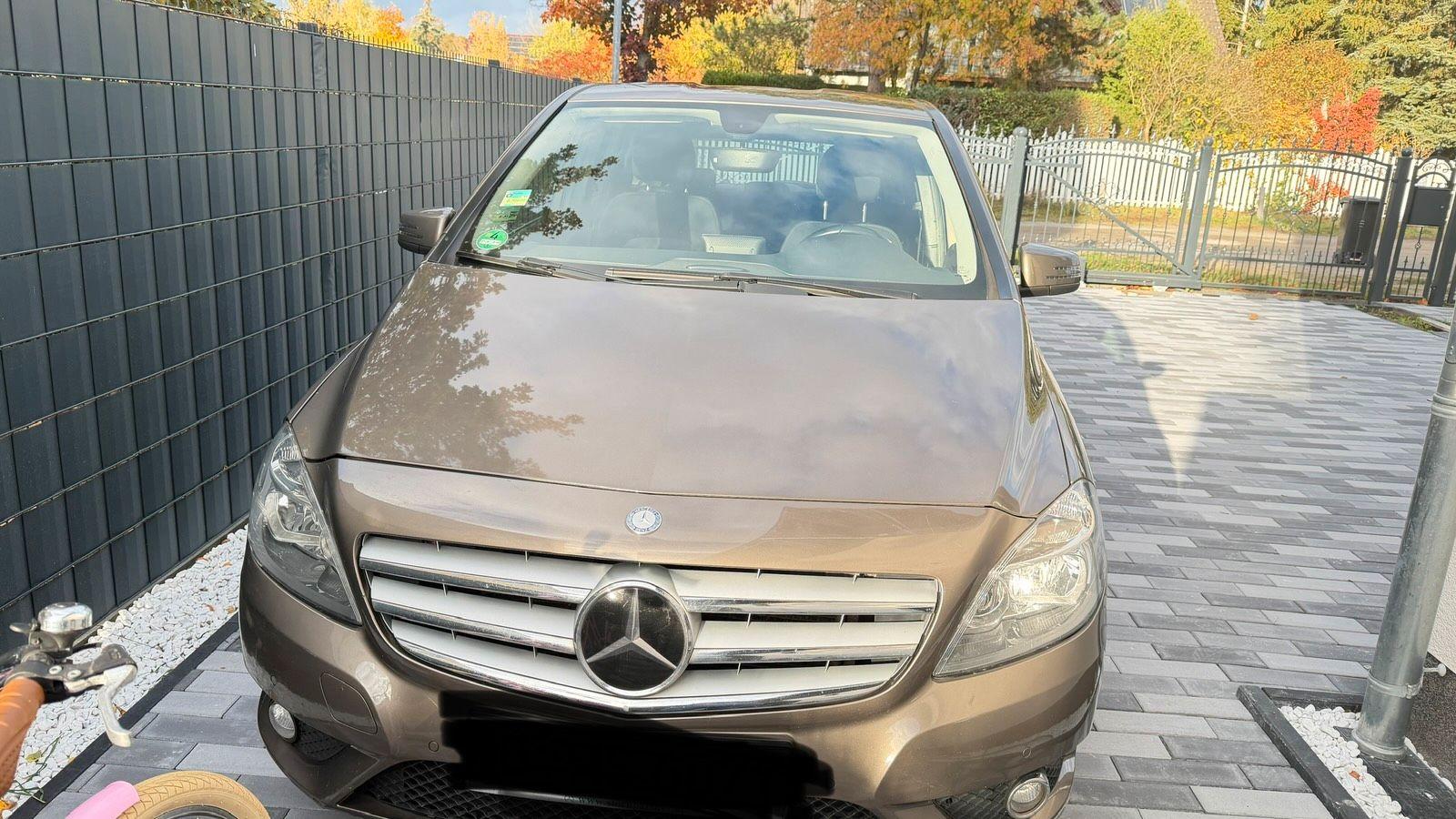 Mercedes-Benz E 200