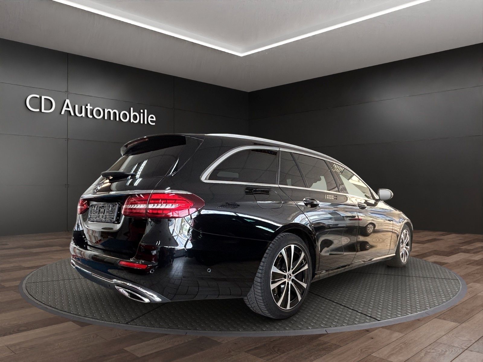 Fahrzeugabbildung Mercedes-Benz E 200 d- T-Modell Automatik/TOP ZUSTAND
