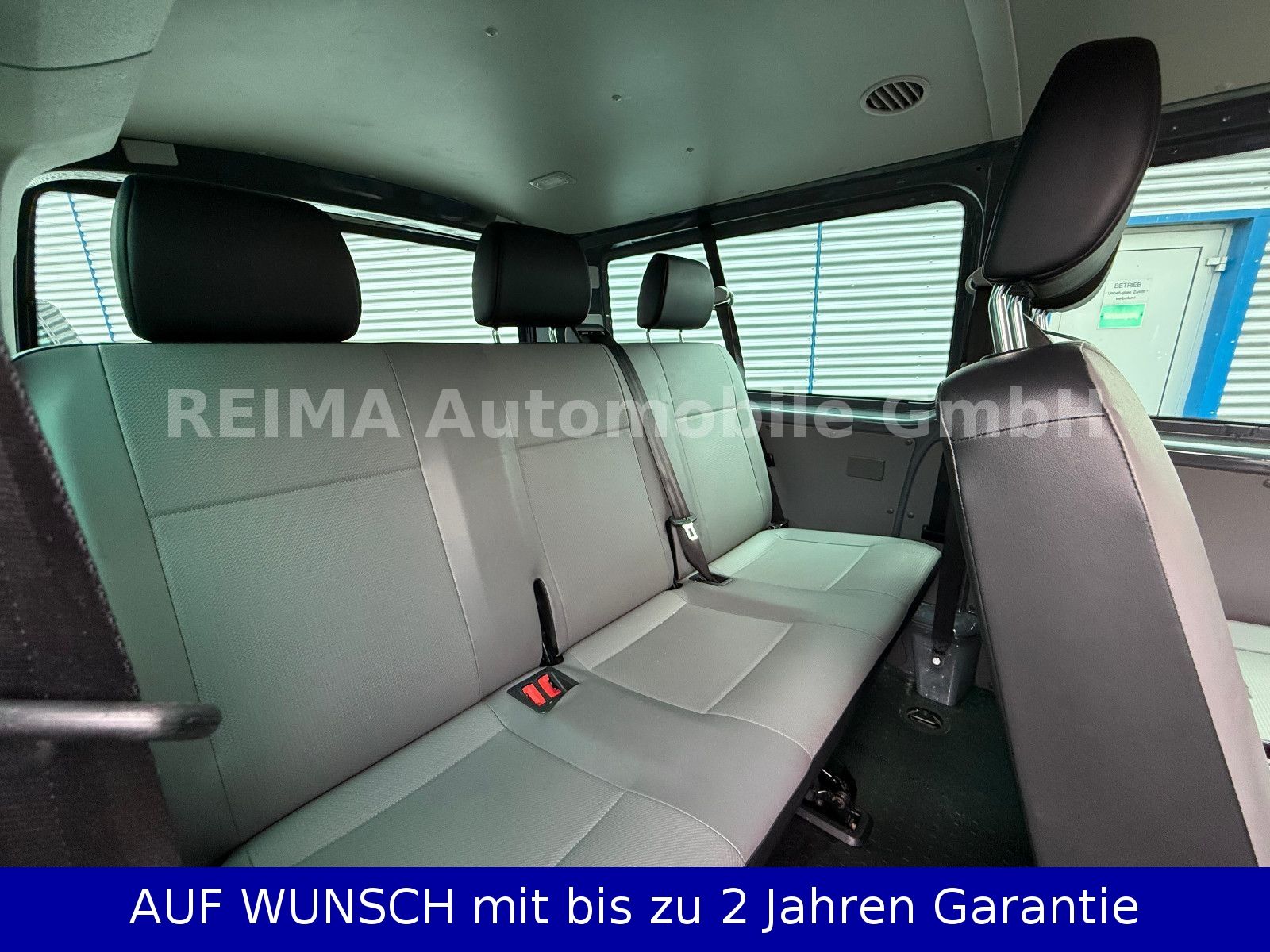 Fahrzeugabbildung Volkswagen T6.1 Bus 2,0 Diesel L 2, 9 Sitzer, Automatik