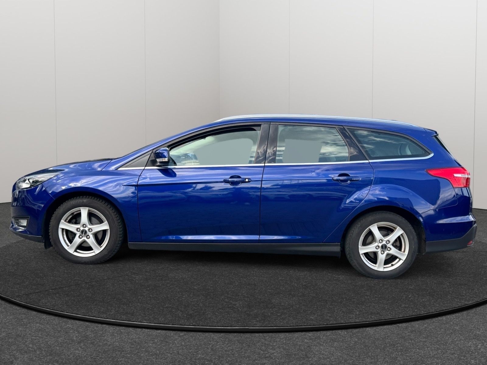 Fahrzeugabbildung Ford Focus Turnier Titanium*Klimaauto*SH gepflegt*