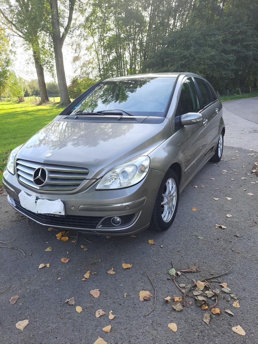 Mercedes-Benz B 200