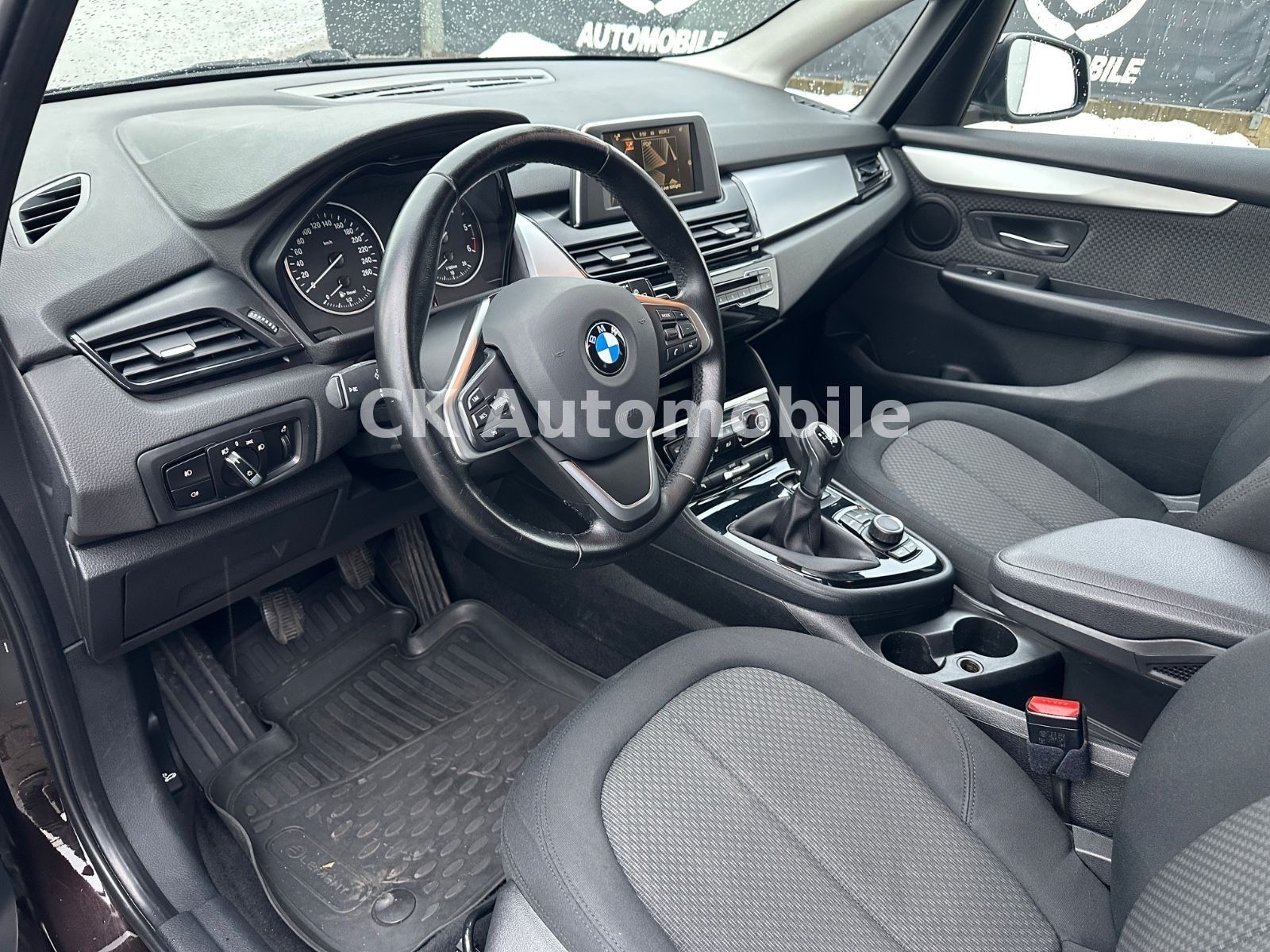 Fahrzeugabbildung BMW 218d Active Tourer Advantage/LED/SHZ/PDC
