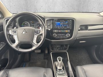 Mitsubishi Outlander 4WD PHEV *KEYLESS*PANORAMA*