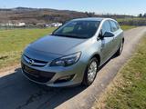 Opel Astra J Lim. 5-trg. Edition 2.0CDTI 165ps - Opel Astra: Ps