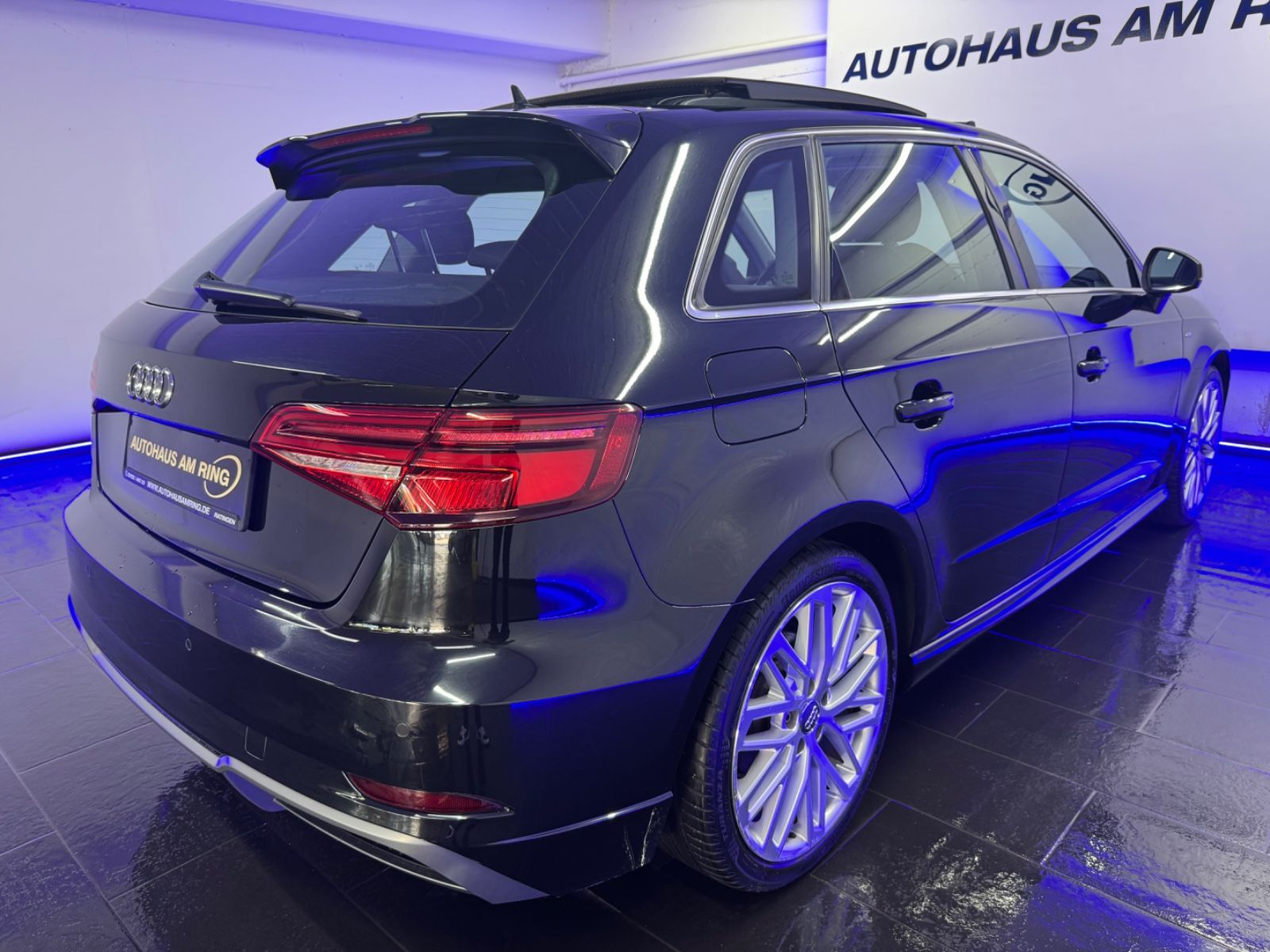 Audi A3 Sportback 2.0 TDI S line PANO NAVI LED STDHZG foto 7