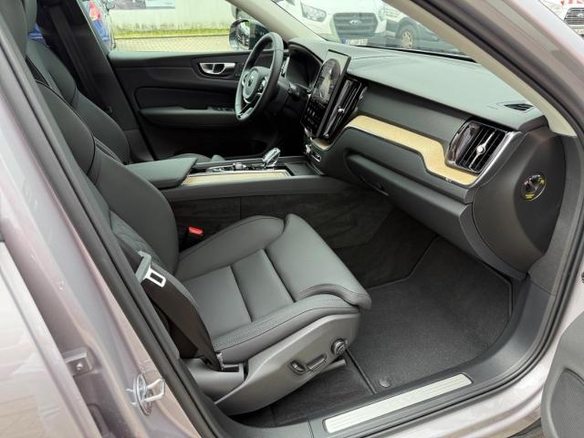 Volvo XC60 T6 Plug-In Hybrid AWD Plus Dark Mj26 mit 36