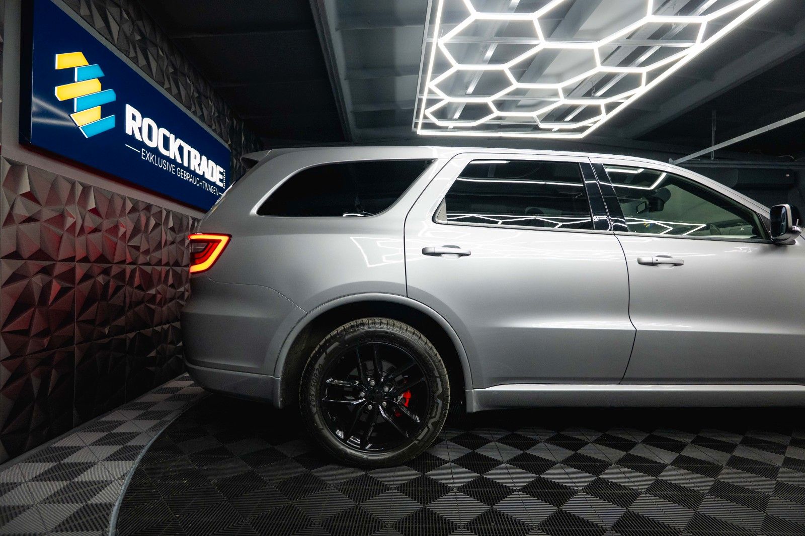 Fahrzeugabbildung Dodge Durango 5.7 V8 R/T SRT 4x4 Night-Paket Modell 22