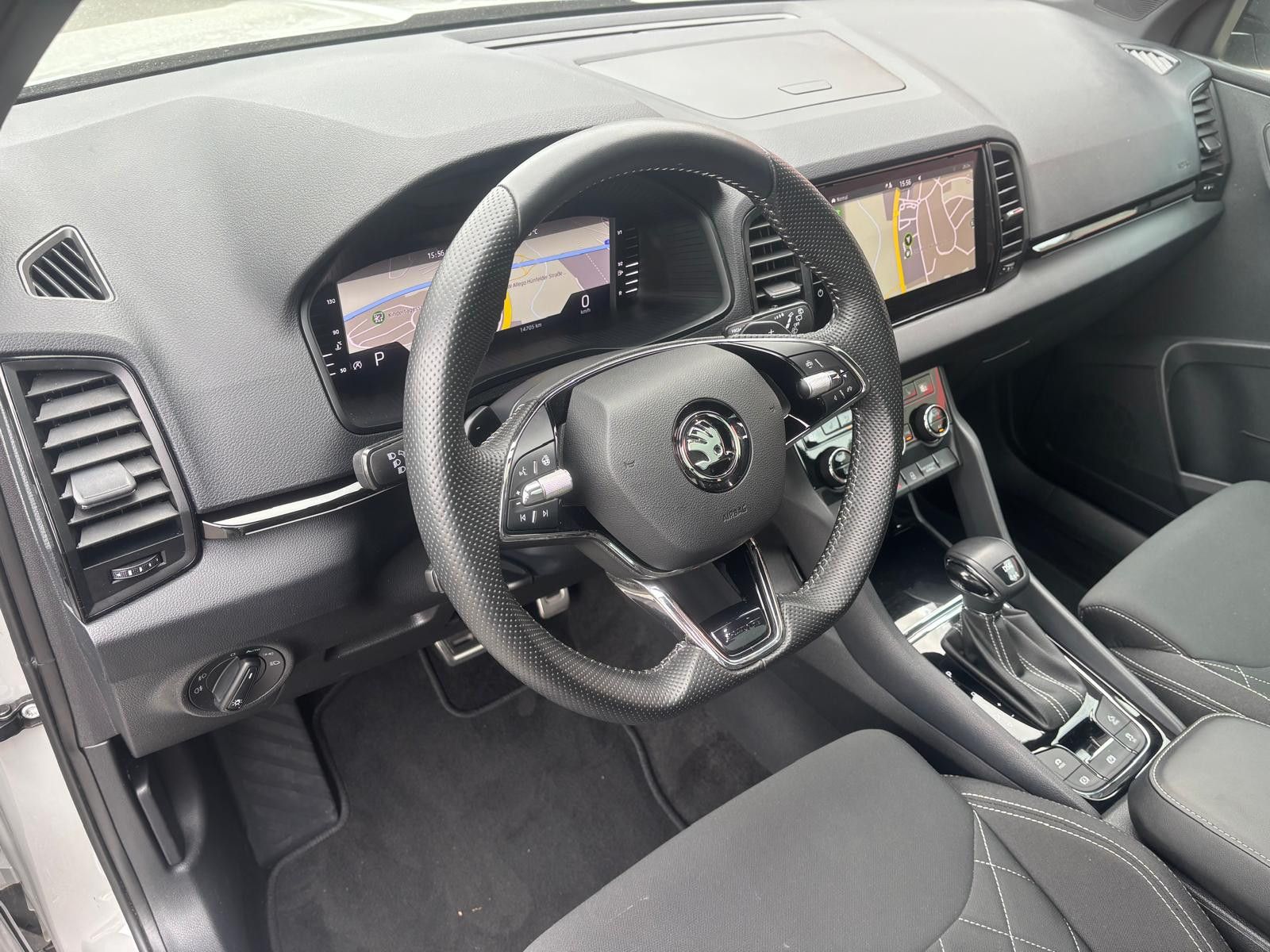 Fahrzeugabbildung SKODA Karoq SportLine 4x4-ACC-PANO-VIRTUAL-KAM-SHZ-LED