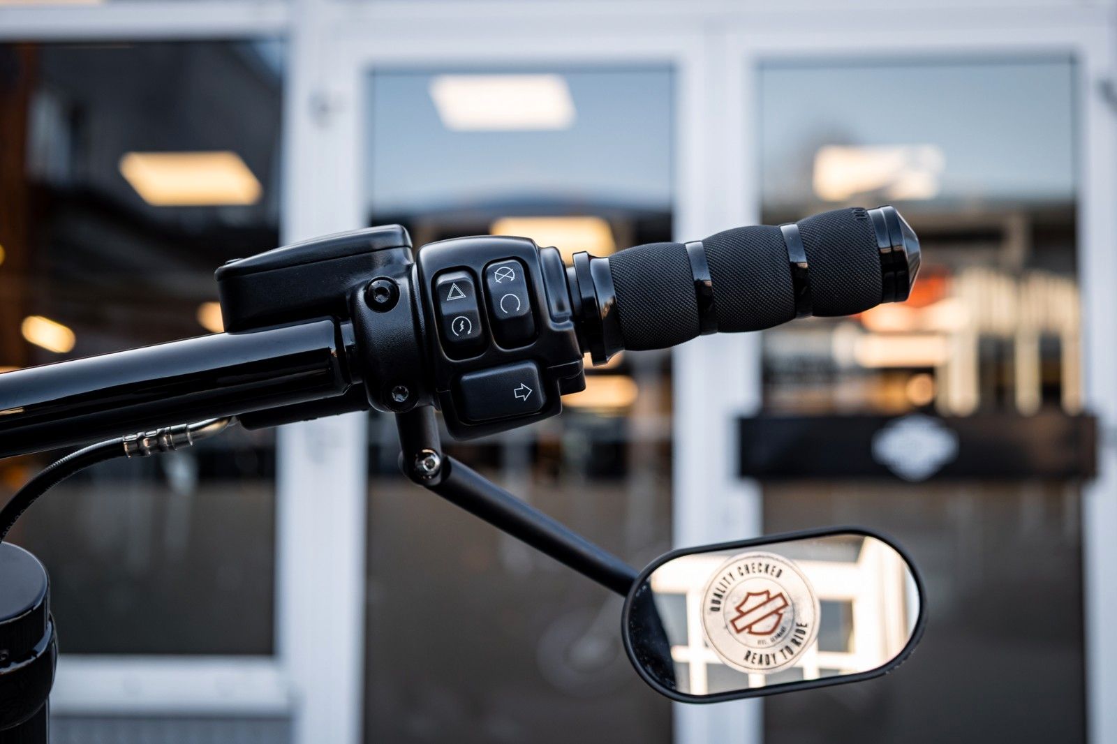 Fahrzeugabbildung Harley-Davidson FXBRS BREAKOUT 114 cui Kesstech - Airride-