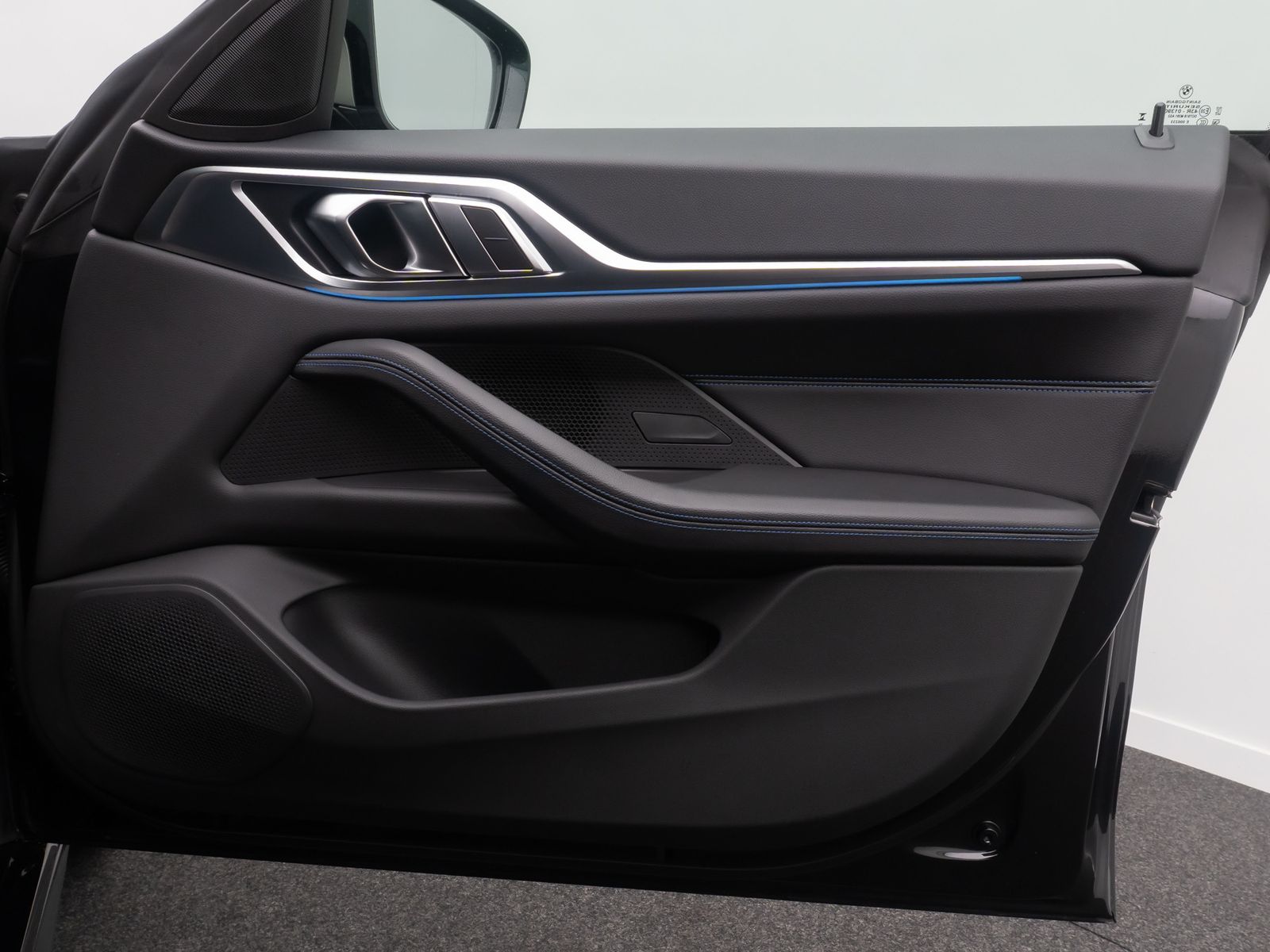 Fahrzeugabbildung BMW i4 M50 HUD HiFi Kamera DAB M Sportbremse 19Zoll