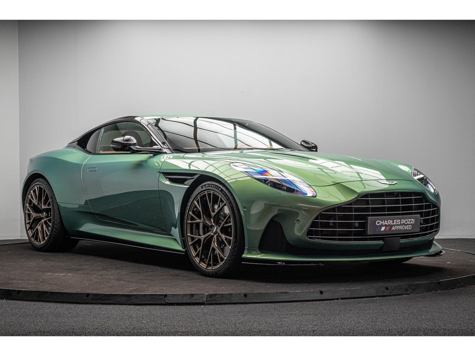 Aston Martin Db12 4.0 V8 BI-TURBO 680 CH imagem 3