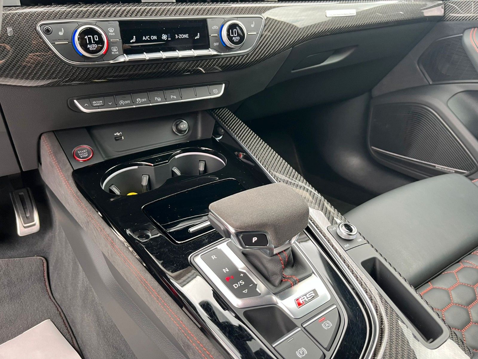 Fahrzeugabbildung Audi RS 4 Avant 2.9 TFSI quattro*Dynamic*Matrix*360°*