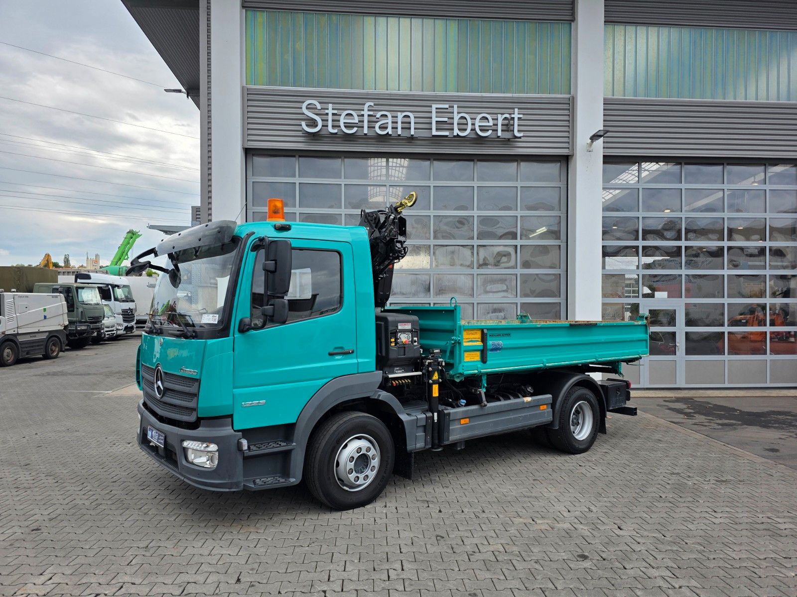 Fahrzeugabbildung Mercedes-Benz Atego 1223 KK HIAB X-HIDUO 082 Funk 2x AHK