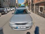 Opel Vectra, TÜV neu, sehr guter Zustand - Opel Vectra aus 2001