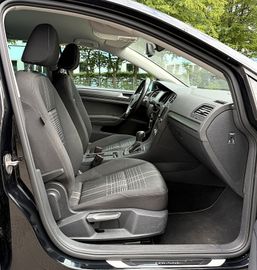 Volkswagen Golf - 10