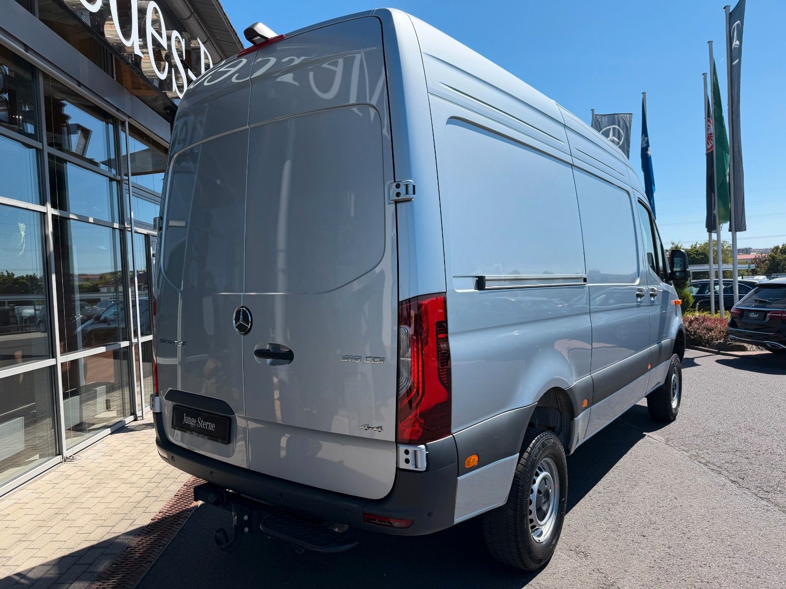 Fahrzeugabbildung Mercedes-Benz Sprinter 319 CDI 4x4 3665 Klima AHK Kamera
